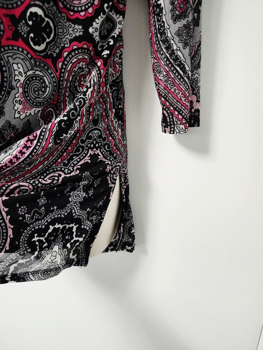 CLEO Keyhole Paisley Tunic Top size L petites - Picture 7 of 12